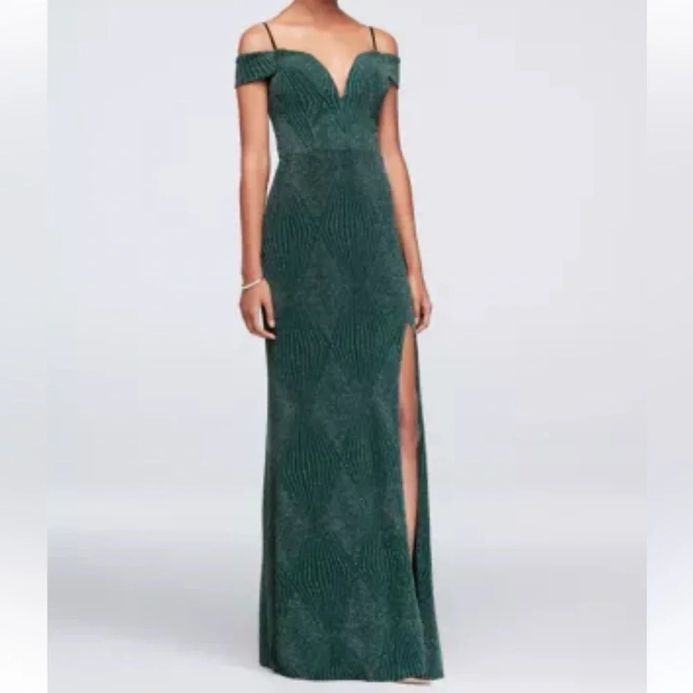 City Triangles Metallic Off The Shoulder Deep V-Neck Formal Evening Gown Sz 4